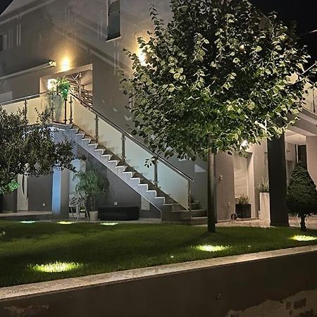 Apartmani Deluxe Ясенице Екстер'єр фото