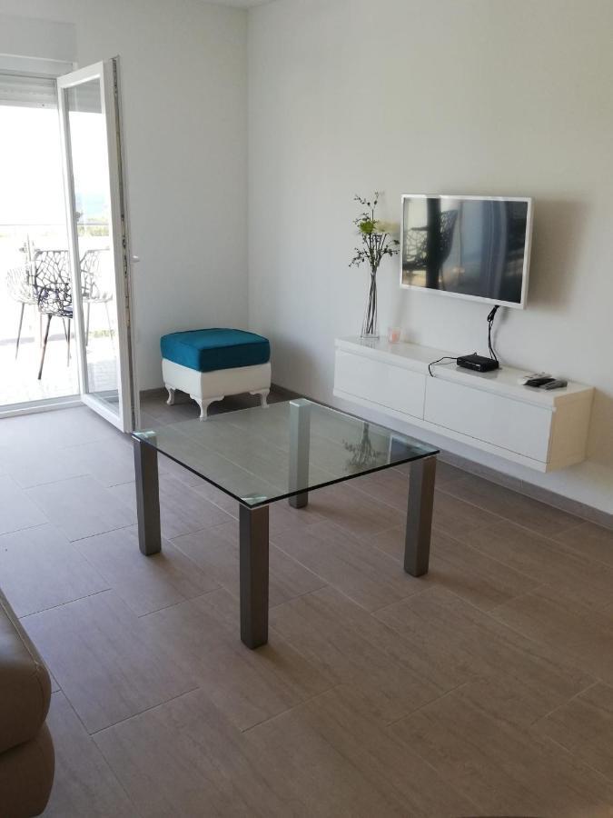 Apartmani Deluxe Ясенице Екстер'єр фото