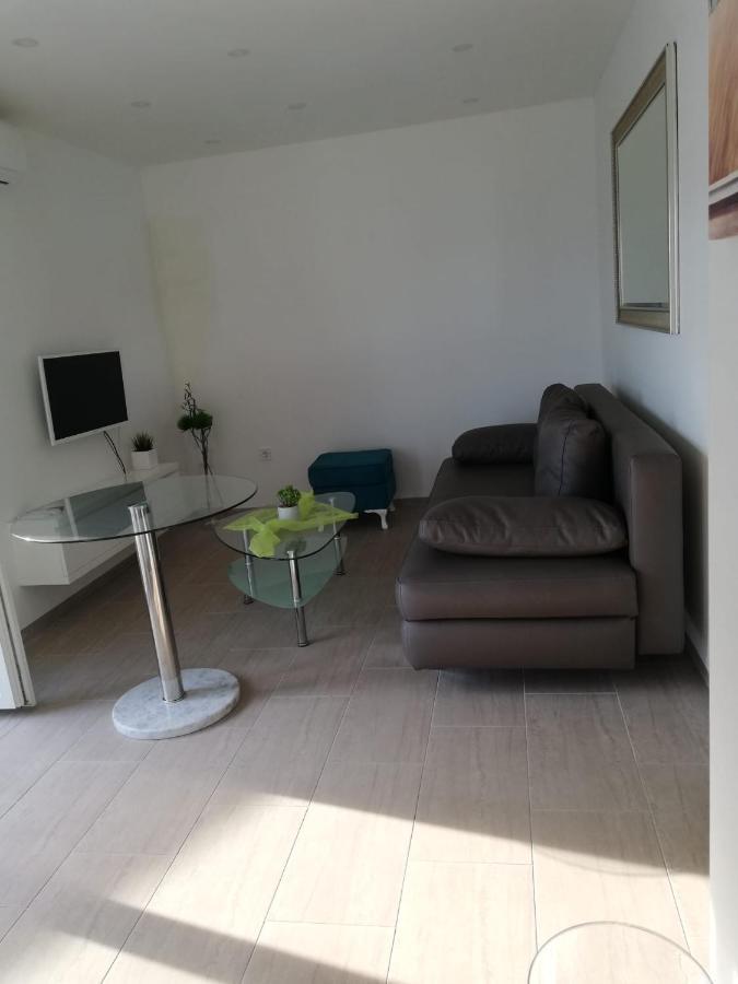 Apartmani Deluxe Ясенице Екстер'єр фото