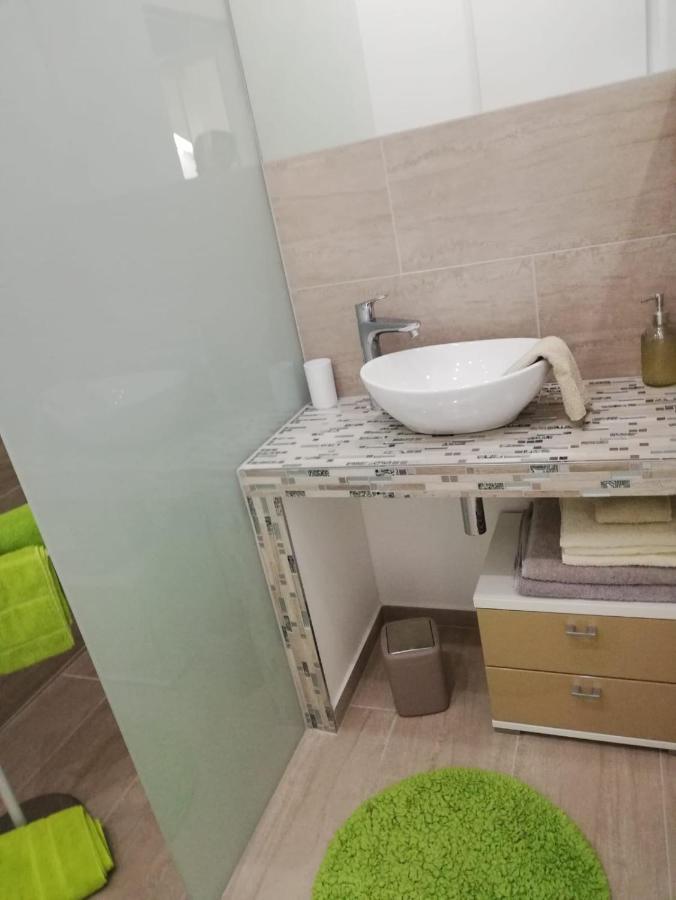 Apartmani Deluxe Ясенице Екстер'єр фото