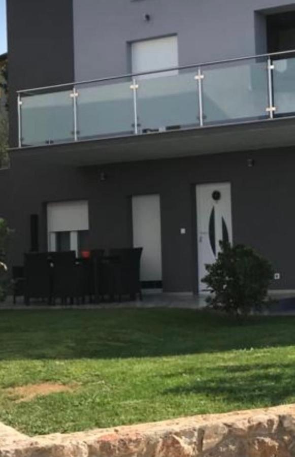 Apartmani Deluxe Ясенице Екстер'єр фото