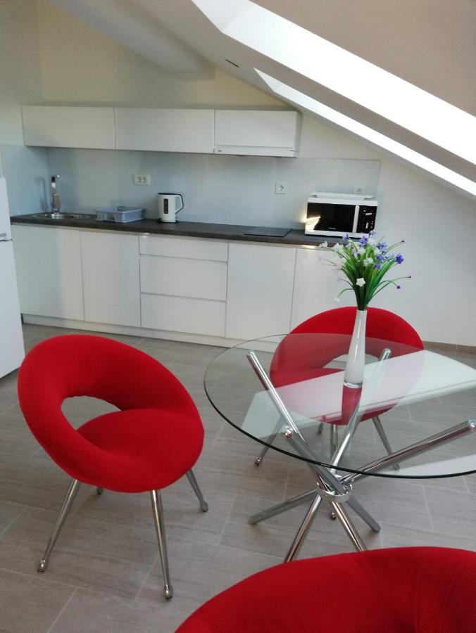 Apartmani Deluxe Ясенице Екстер'єр фото